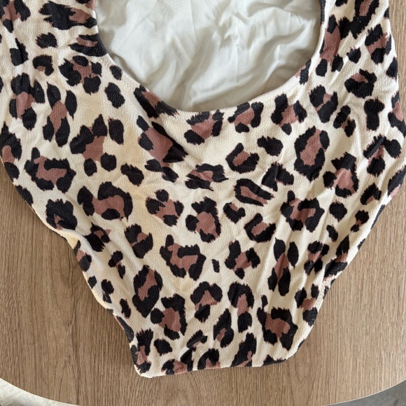 One Piece Leopard Swimsuit - Picture 5 of 6
